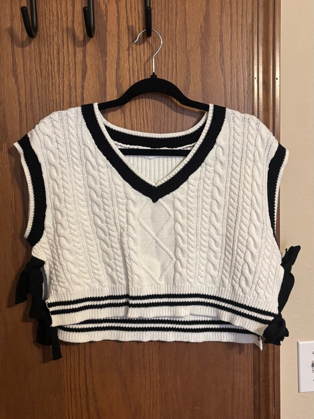 Cropped Cable Knit Sweater Vest with Black Trim - Women's White
